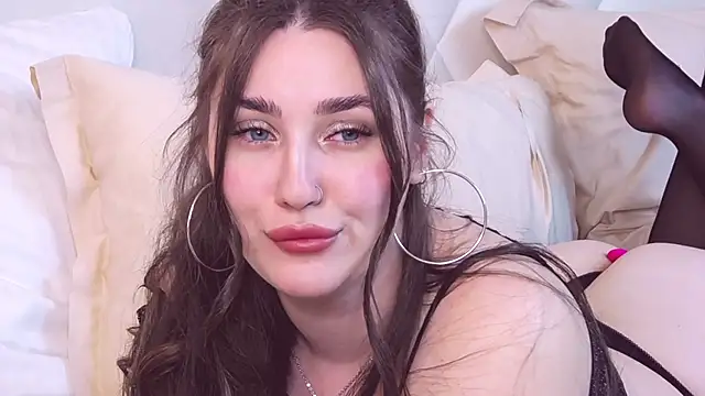 Snapshot of KiraBarlows chatting on March 6, 2025, 11:31 pm KiraBarlows online show from March 6, 2025, 11:31 pm