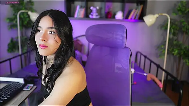 Snapshot of camilapersy chatting on December 14, 2025, 4:01 pm camilapersy online show from December 14, 2025, 4:01 pm