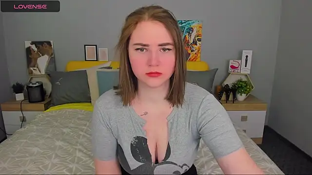 Snapshot of lillyloan4u chatting on April 28, 2026, 7:29 pm lillyloan4u online show from April 28, 2026, 7:29 pm