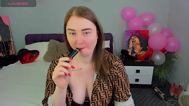 Snapshot of lillyloan4u chatting on April 3, 2026, 8:26 pm lillyloan4u online show from April 3, 2026, 8:26 pm