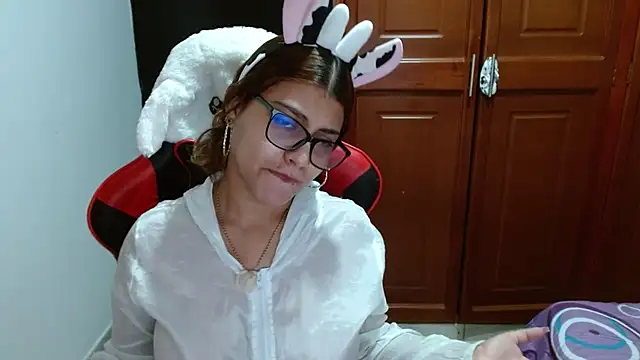 Eyfy bbs online show from October 30, 2025, 10:06 pm