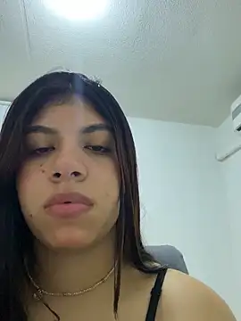 Snapshot of AmandaBrooks_18 chatting on April 19, 2026, 4:13 am AmandaBrooks 18 online show from April 19, 2026, 4:13 am
