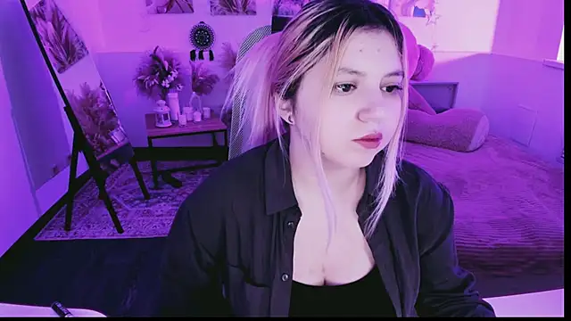 Snapshot of DiaAngell chatting on March 19, 2026, 10:32 pm DiaAngell online show from March 19, 2026, 10:32 pm