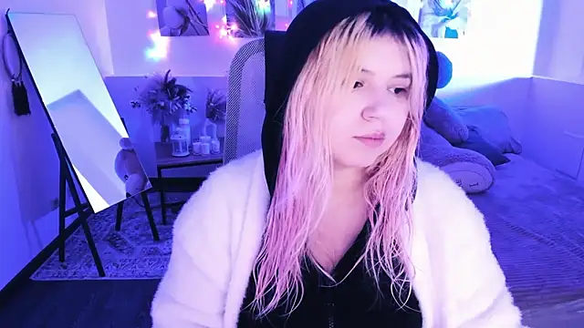 Snapshot of DiaAngell chatting on February 28, 2026, 7:35 pm DiaAngell online show from February 28, 2026, 7:35 pm