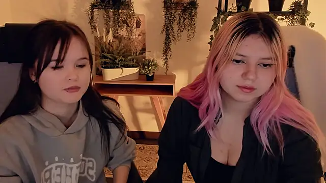 Snapshot of DiaAngell chatting on March 13, 2026, 8:58 pm DiaAngell online show from March 13, 2026, 8:58 pm