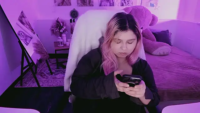 Snapshot of DiaAngell chatting on March 14, 2026, 7:42 pm DiaAngell online show from March 14, 2026, 7:42 pm