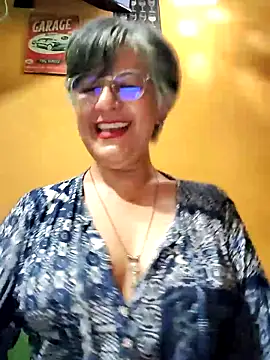 ilonna2025 online show from June 20, 2026, 11:21 pm