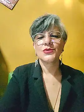 ilonna2025 online show from July 30, 2026, 9:36 pm