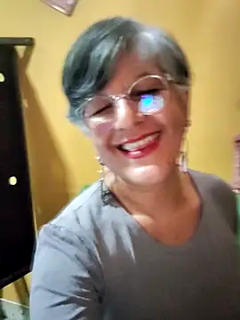ilonna2025 online show from June 6, 2026, 11:21 pm