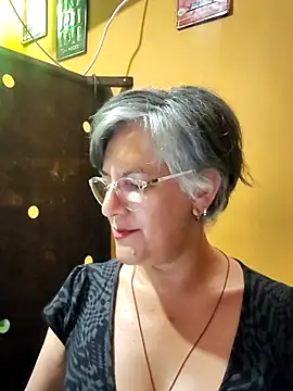 ilonna2025 online show from June 19, 2026, 11:20 pm