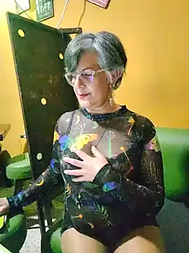 ilonna2025 online show from June 30, 2026, 11:38 pm