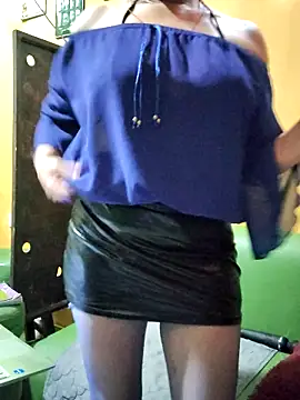 ilonna2025 online show from June 11, 2026, 10:40 pm