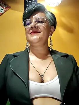 ilonna2025 online show from July 22, 2026, 10:23 pm