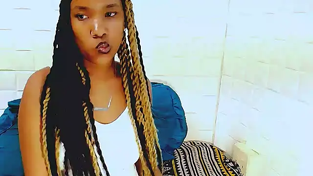 EroticSexyPrada online show from March 22, 2025, 12:39 am