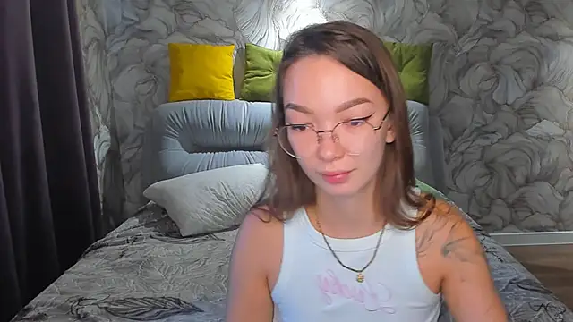 Snapshot of SusannJohnson chatting on June 19, 2026, 12:38 am SusannJohnson online show from June 19, 2026, 12:38 am
