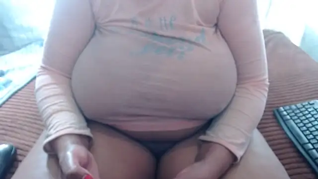 BUBBLYBUNNYxx online show from May 6, 2026, 9:46 am