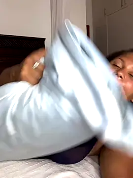 madell online show from December 18, 2025, 2:27 am