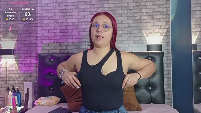 Sophie new25 online show from March 14, 2026, 1:06 pm