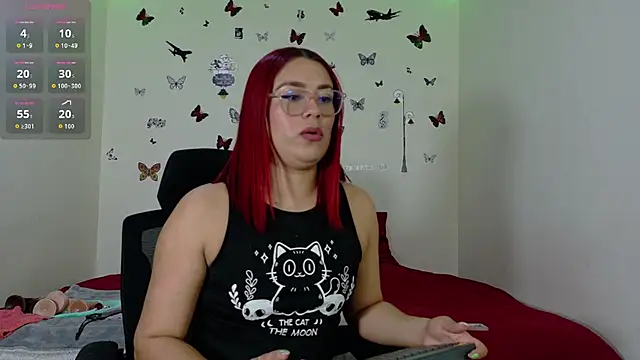 Snapshot of Sophie_new25 chatting on April 22, 2026, 11:50 am Sophie new25 online show from April 22, 2026, 11:50 am