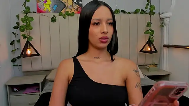 Paulina Lopezz online show from November 11, 2025, 9:31 pm