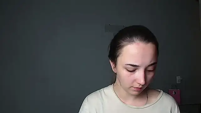 Eva Gloryy online show from June 9, 2026, 6:20 pm