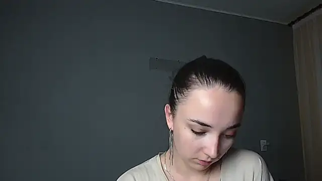 Eva Gloryy online show from June 12, 2026, 1:09 pm
