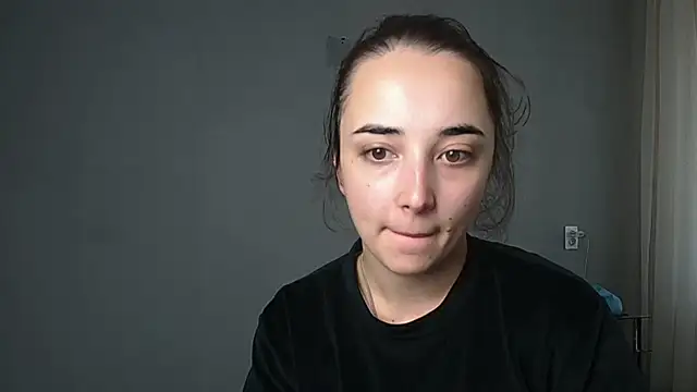 Eva Gloryy online show from October 19, 2025, 11:24 am