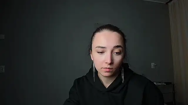 Eva Gloryy online show from March 18, 2025, 8:26 pm