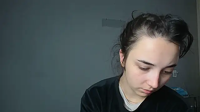 Eva Gloryy online show from November 12, 2025, 8:40 am