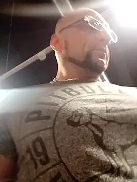 Snapshot of bobbuilder77pl chatting on February 6, 2025, 3:16 am bobbuilder77pl online show from February 6, 2025, 3:16 am