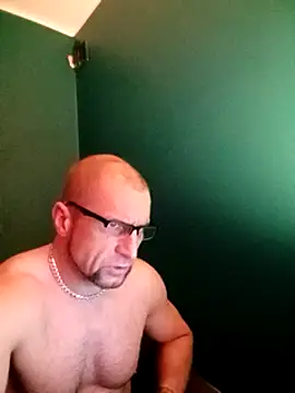 Snapshot of bobbuilder77pl chatting on February 27, 2025, 1:41 am bobbuilder77pl online show from February 27, 2025, 1:41 am