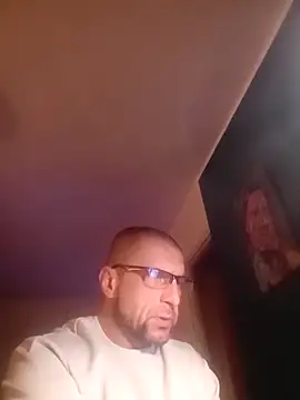 Snapshot of bobbuilder77pl chatting on February 17, 2025, 12:32 am bobbuilder77pl online show from February 17, 2025, 12:32 am