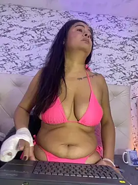 Lili  taylor online show from September 26, 2025, 4:41 am