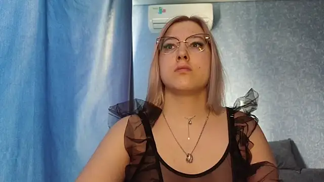 Snapshot of HotBrandyX chatting on April 26, 2026, 1:47 am HotBrandyX online show from April 26, 2026, 1:47 am