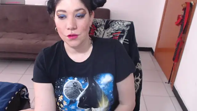 Snapshot of sharonnleon chatting on August 3, 2026, 4:02 pm sharonnleon online show from August 3, 2026, 4:02 pm