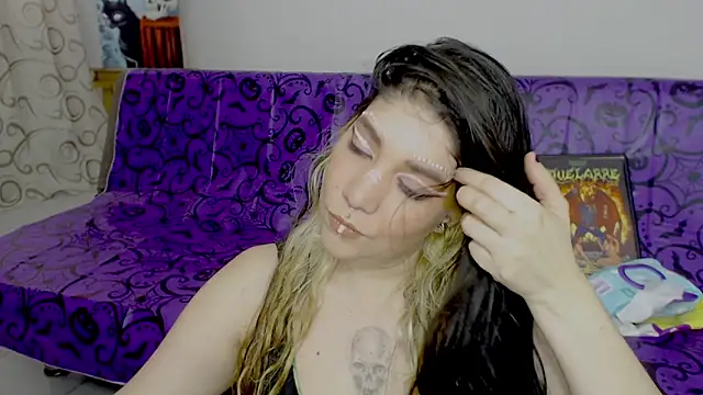 sharonnleon online show from October 15, 2025, 8:50 pm