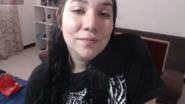 Snapshot of sharonnleon chatting on August 7, 2026, 7:20 pm sharonnleon online show from August 7, 2026, 7:20 pm