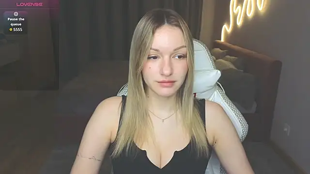 MargaretSweet1 online show from February 8, 2026, 3:26 am