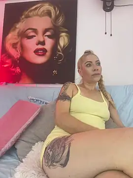 Snapshot of viktoria_davis_ chatting on June 1, 2026, 11:59 pm viktoria davis online show from June 1, 2026, 11:59 pm