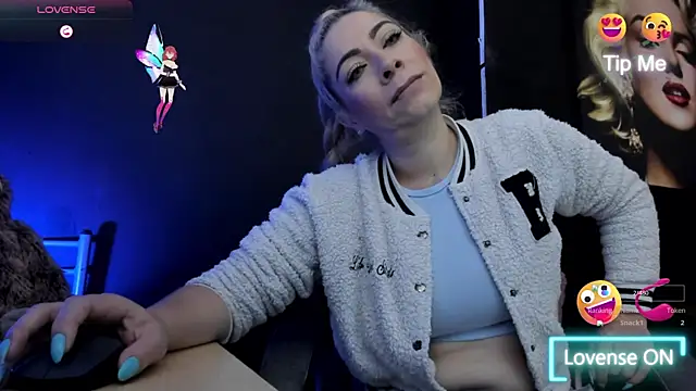 viktoria davis  online show from October 22, 2025, 11:25 pm