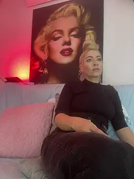 Snapshot of viktoria_davis_ chatting on June 7, 2026, 12:05 am viktoria davis online show from June 7, 2026, 12:05 am