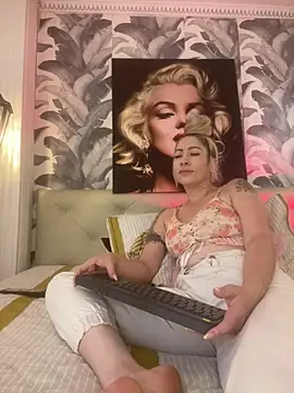 Snapshot of viktoria_davis_ chatting on July 9, 2026, 1:06 am viktoria davis online show from July 9, 2026, 1:06 am