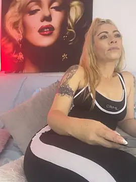 Snapshot of viktoria_davis_ chatting on June 11, 2026, 12:32 am viktoria davis online show from June 11, 2026, 12:32 am