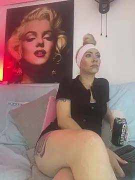 Snapshot of viktoria_davis_ chatting on June 5, 2026, 12:15 am viktoria davis online show from June 5, 2026, 12:15 am
