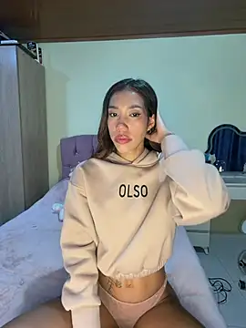 zoe storm online show from February 17, 2026, 1:47 am