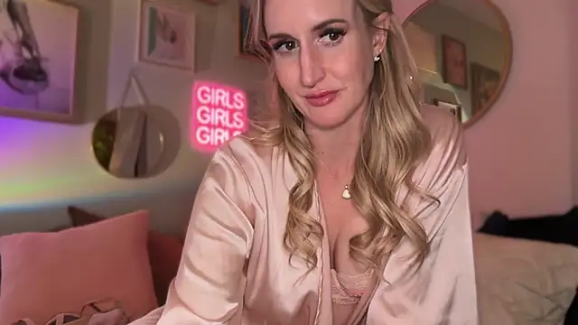 Officiallyonlytams online show from February 25, 2026, 4:12 am