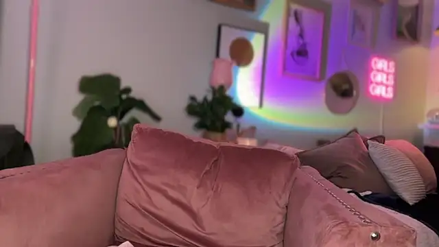 Officiallyonlytams online show from February 14, 2026, 2:01 am