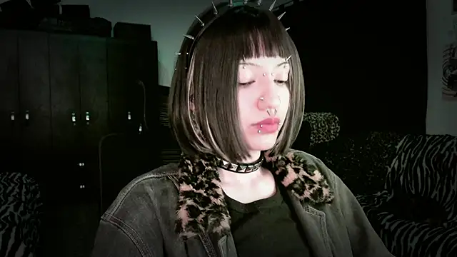 Snapshot of roxy_toxic chatting on May 11, 2026, 11:24 pm roxy toxic online show from May 11, 2026, 11:24 pm