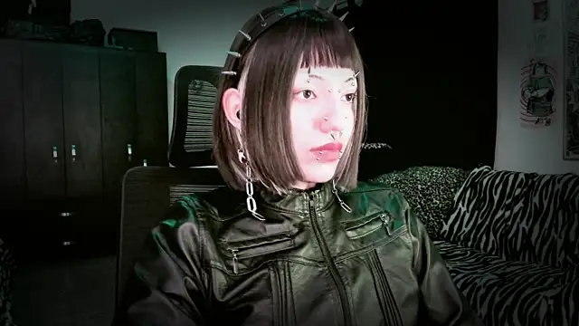 Snapshot of roxy_toxic chatting on April 28, 2026, 1:26 am roxy toxic online show from April 28, 2026, 1:26 am