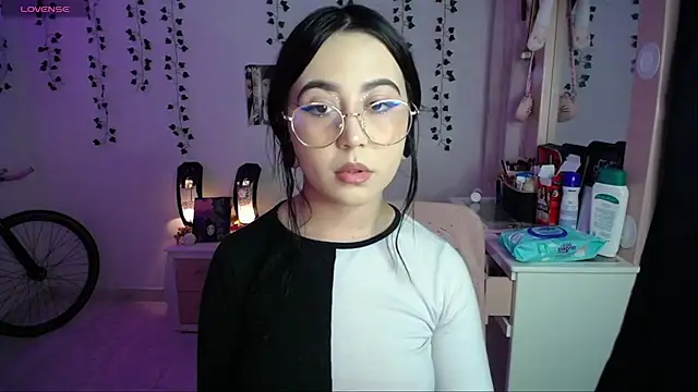 Snapshot of _codeline chatting on November 27, 2025, 4:57 am codeline online show from November 27, 2025, 4:57 am